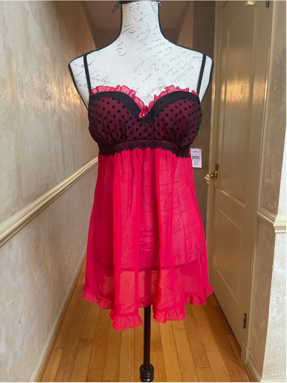 Linea Donatella Red Black Lace Babydoll Chemise Thong Set NWT Size S and M